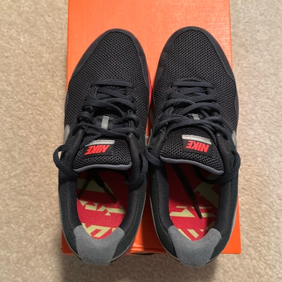 Women’s Nike Lunarfly+ running shoes size 7.5 in original box - Picture 2 of 4